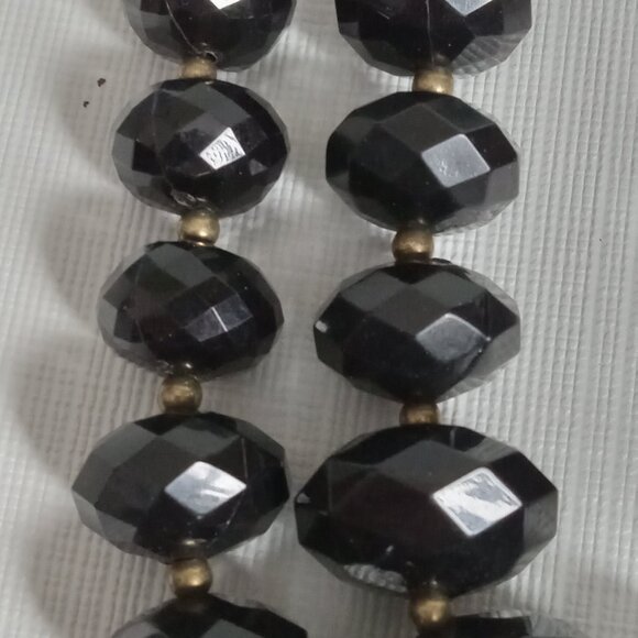 Black Graduated Faceted Chunky Acrylic Beaded Double Strand Statement Necklace - Picture 8 of 9